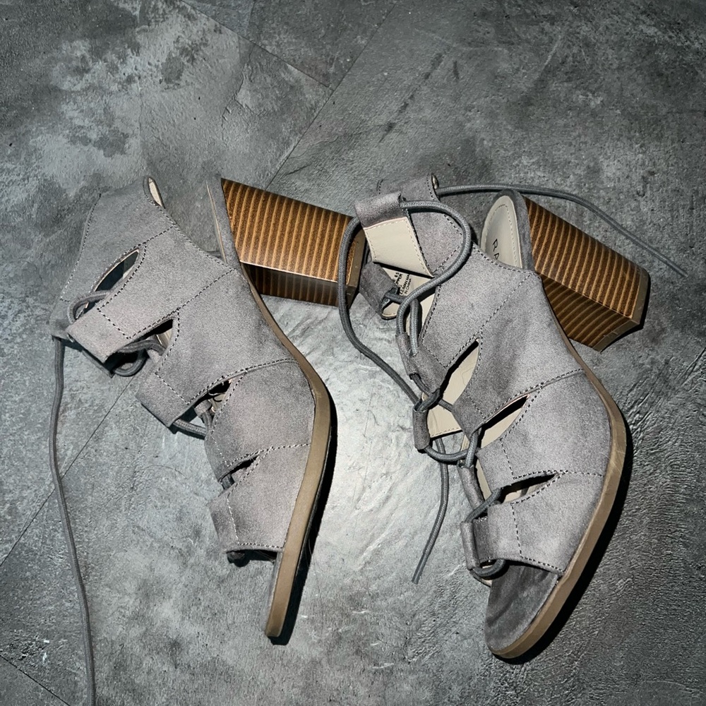 Heels - Picture 3 of 6